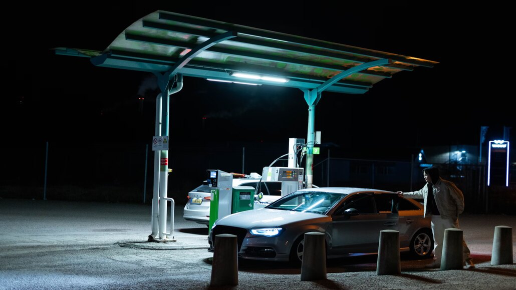 Efficient Hydrogen Refueling Stations Boost Fueling